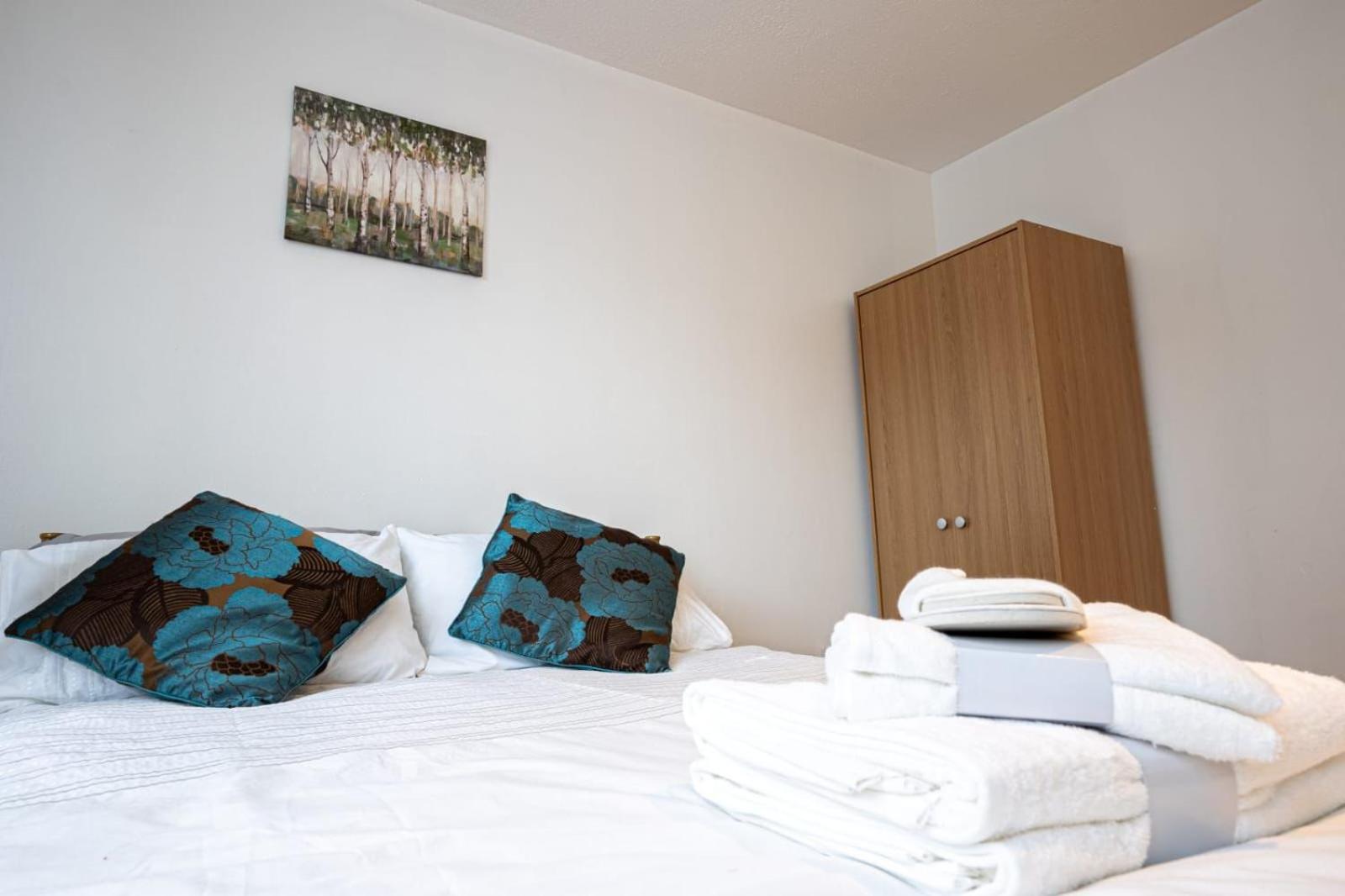 Quarto em Acomodações Particulares Docklands Near Excel And Airport 2 Double Ensuites For Up To 4 People