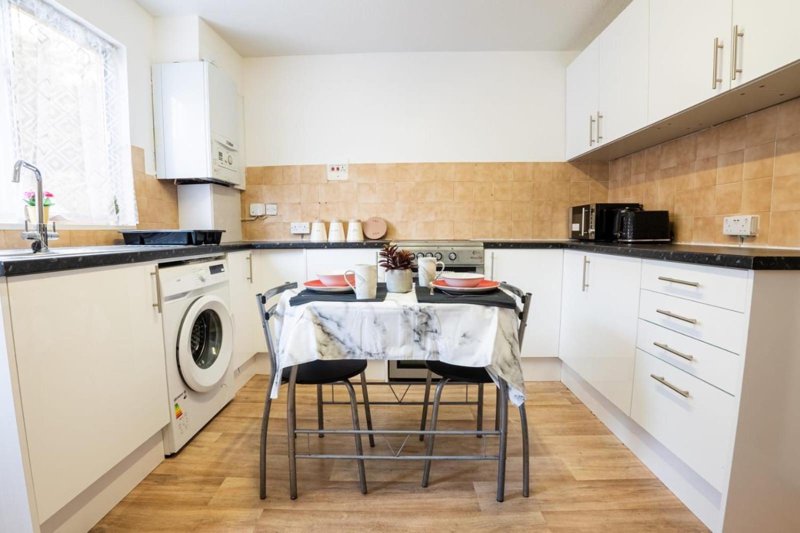 Docklands Near Excel And Airport 2 Double Ensuites For Up To 4 People Quarto em Acomodações Particulares *